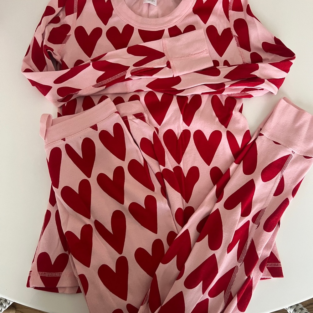 Hanna Andersson Pink and Red Heart Print Pajama Set